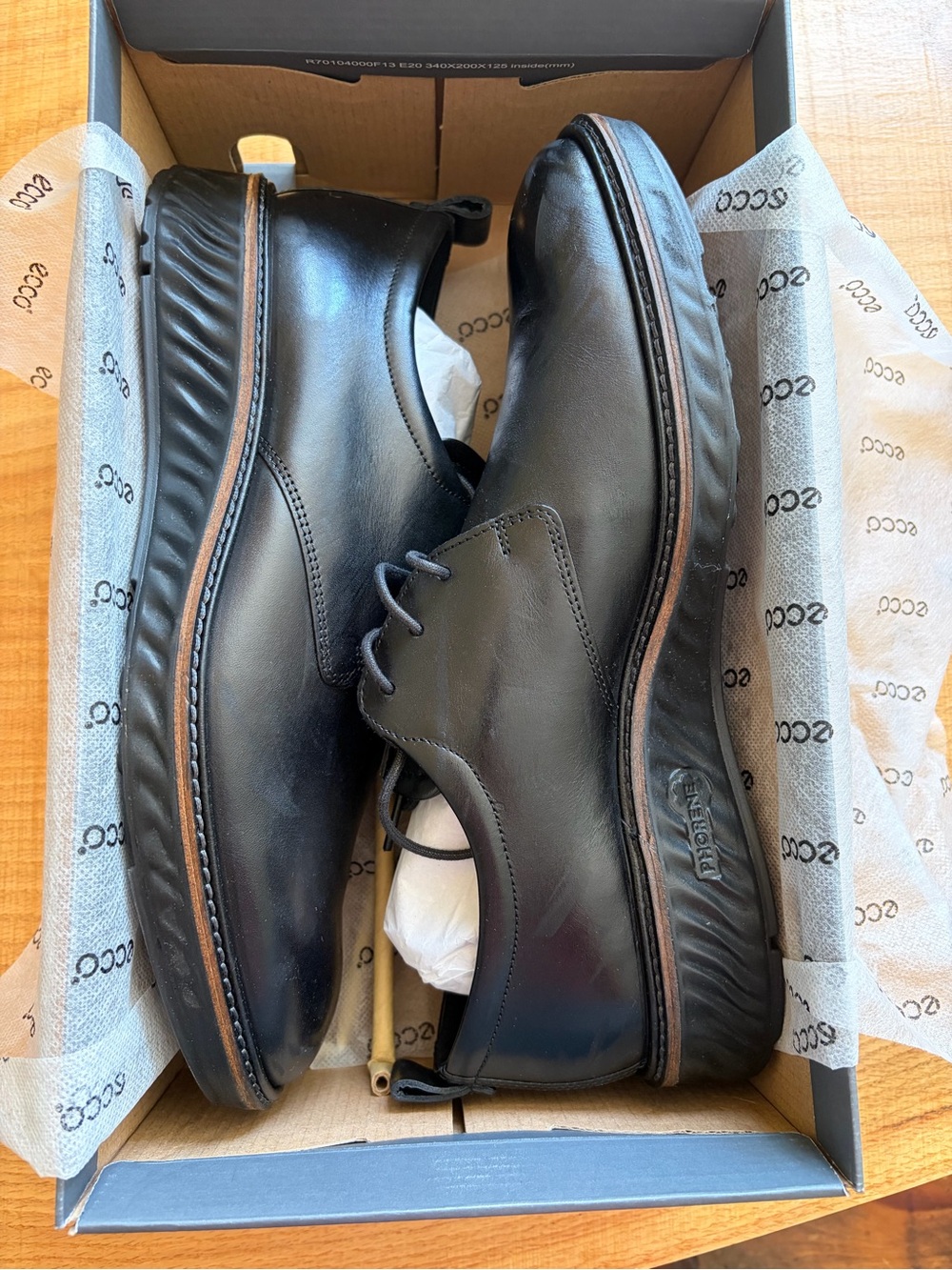 Ecco Black Leather Lace-Up Derby Shoes
